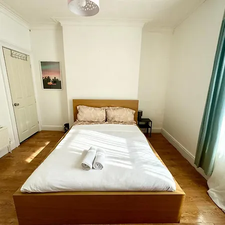 Cozy Large Near City Centre *